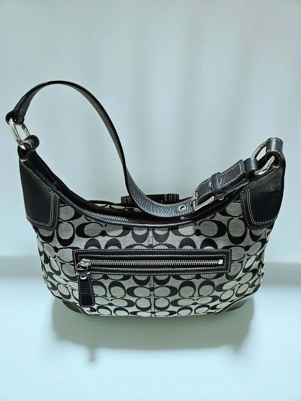 Vintage Coach Signature Black and White Canvas Hobo Bag with Turnlock Closure - Picture 7 of 16